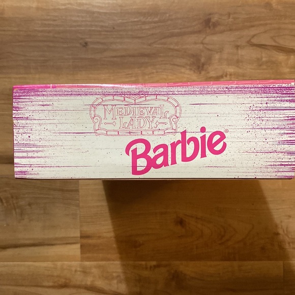 SALE! π Medieval Lady Barbie π The Great Eras Collection π 1994 π #12791 π - Picture 11 of 14